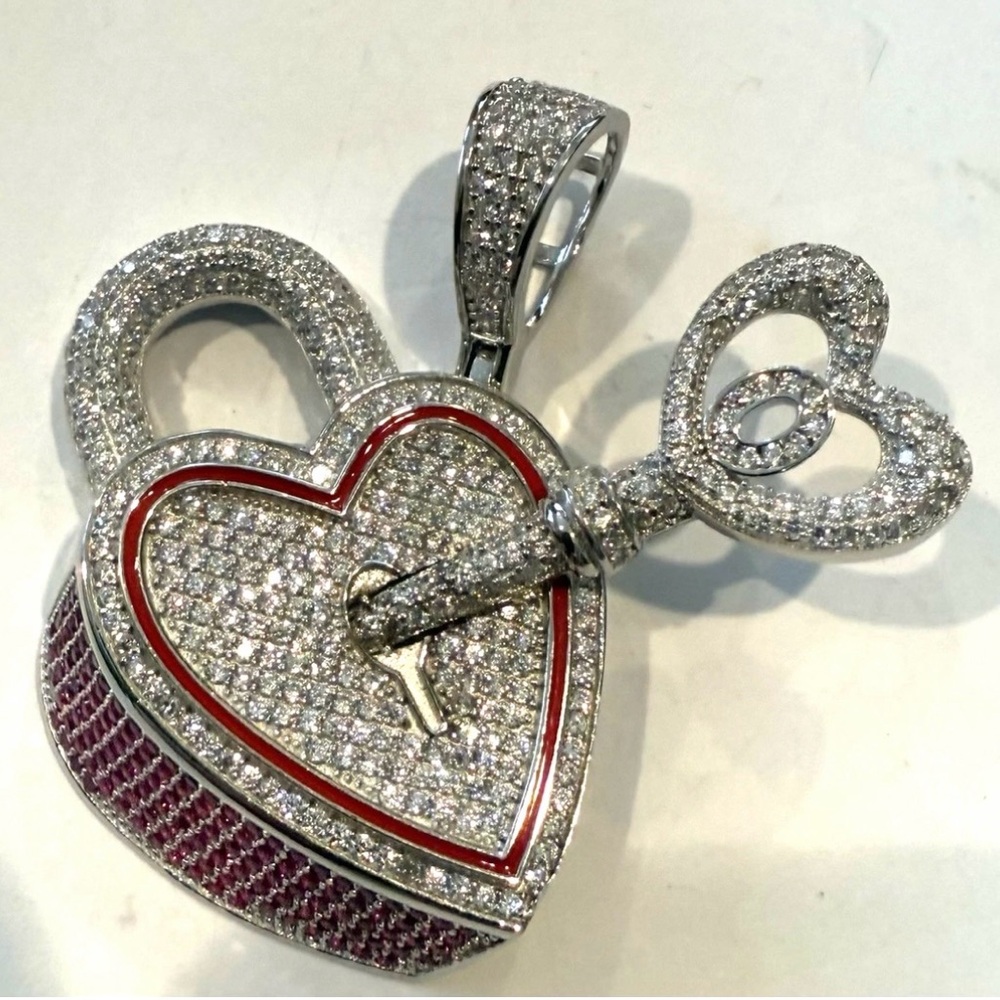 SWAROVSKI Sterling HEART & KEY Brooch Pin 3-D